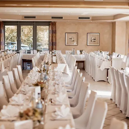 Πανσιόν Zum Mohren